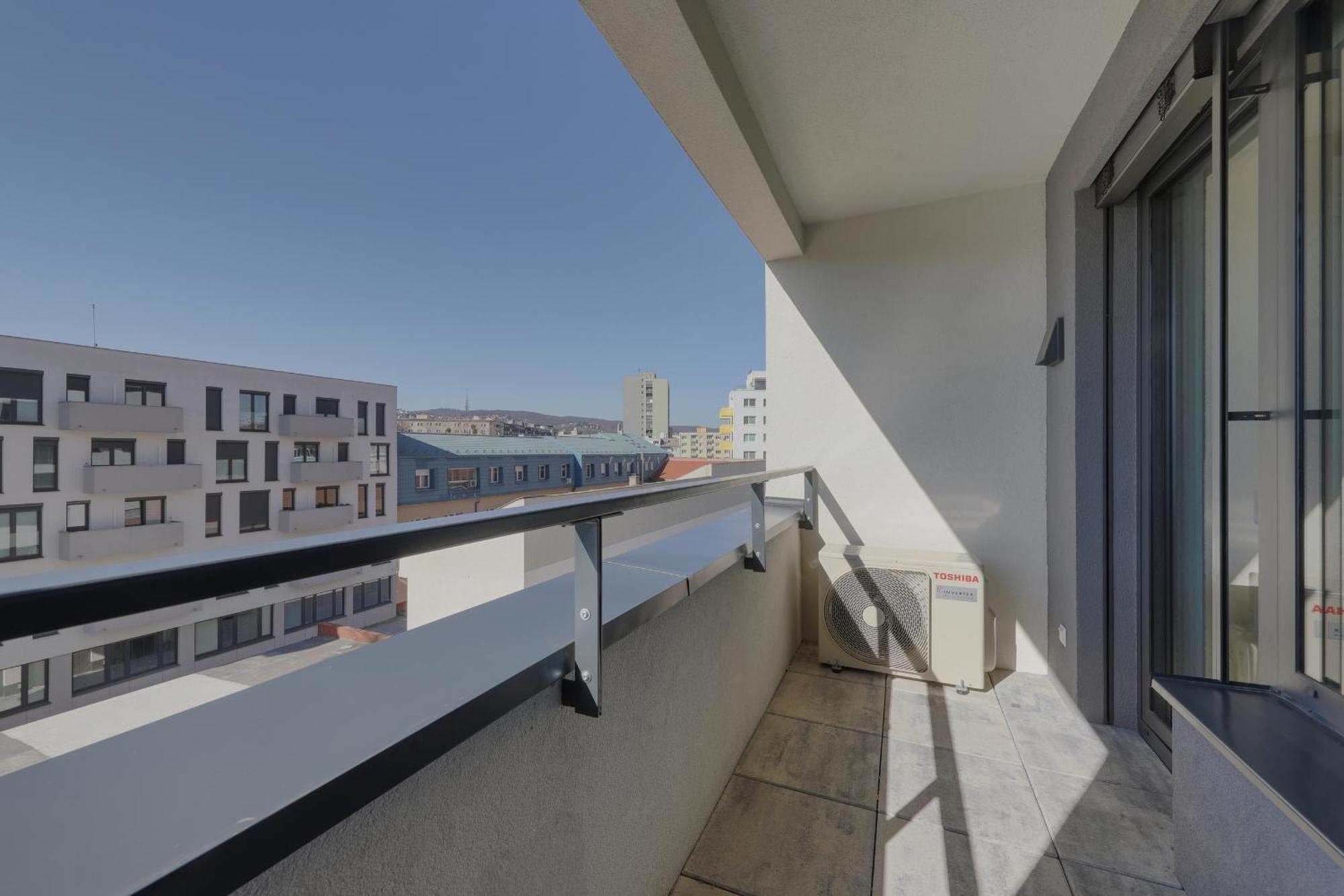 Bazova Apartment With Free Parking Bratislava Esterno foto