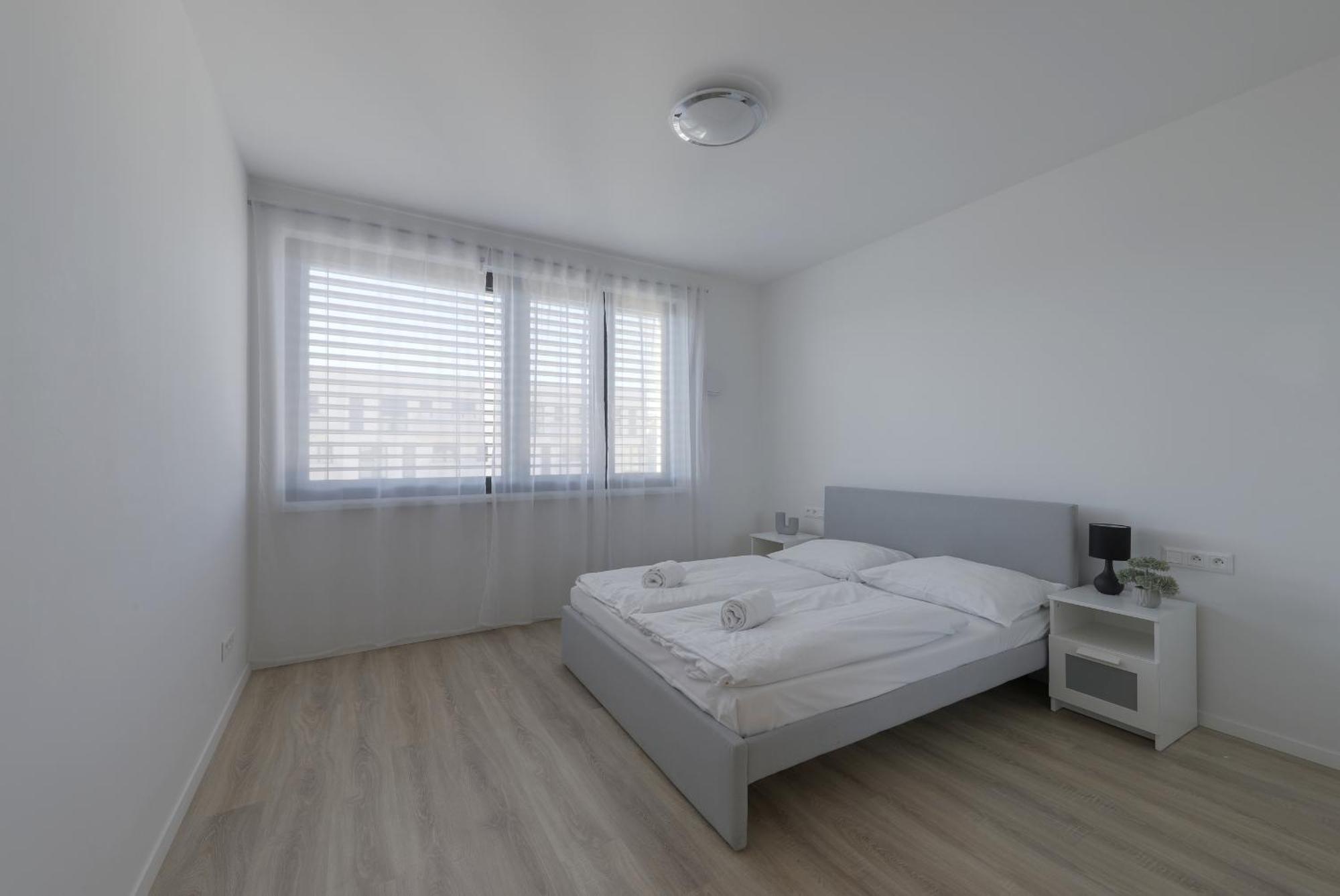 Bazova Apartment With Free Parking Bratislava Esterno foto